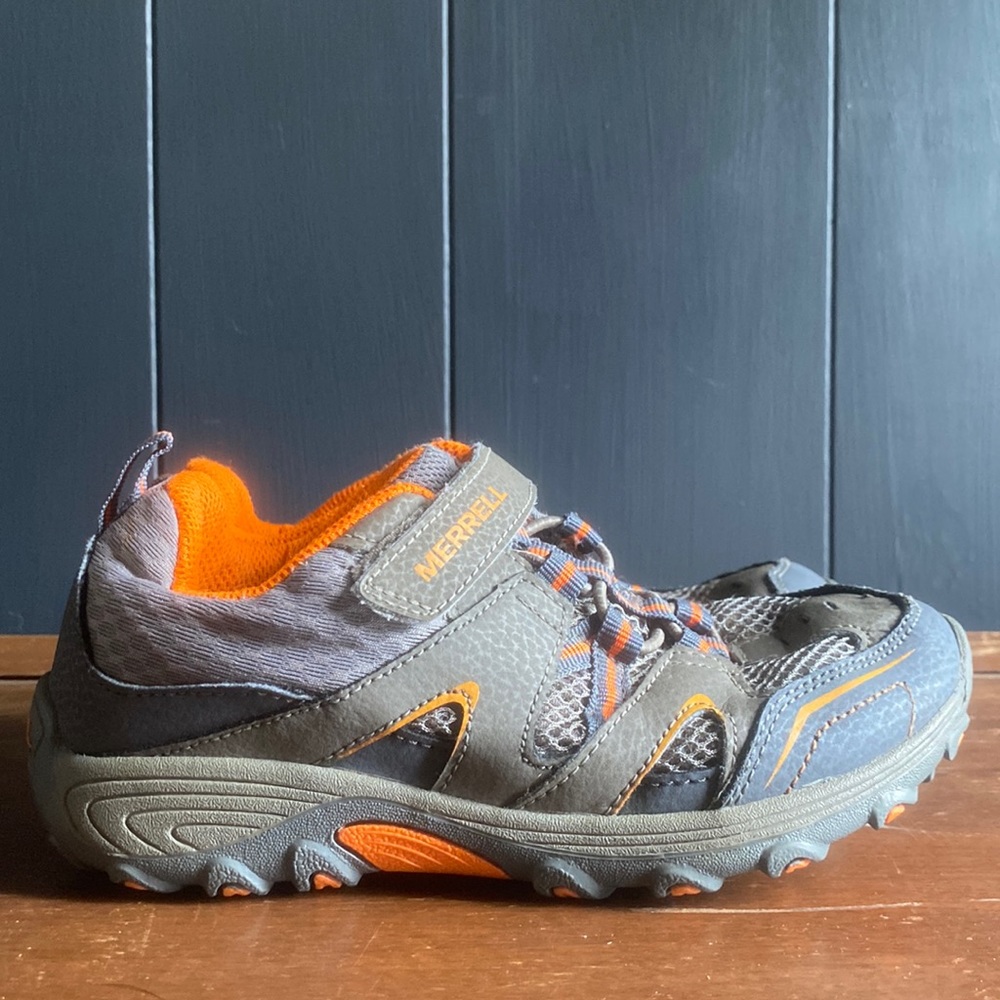 Merrell Trail Chaser - Big Kids size 1 WIDE